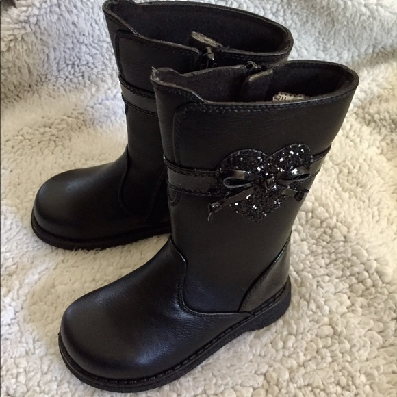Sparkly heart black boots - Picture 5 of 6